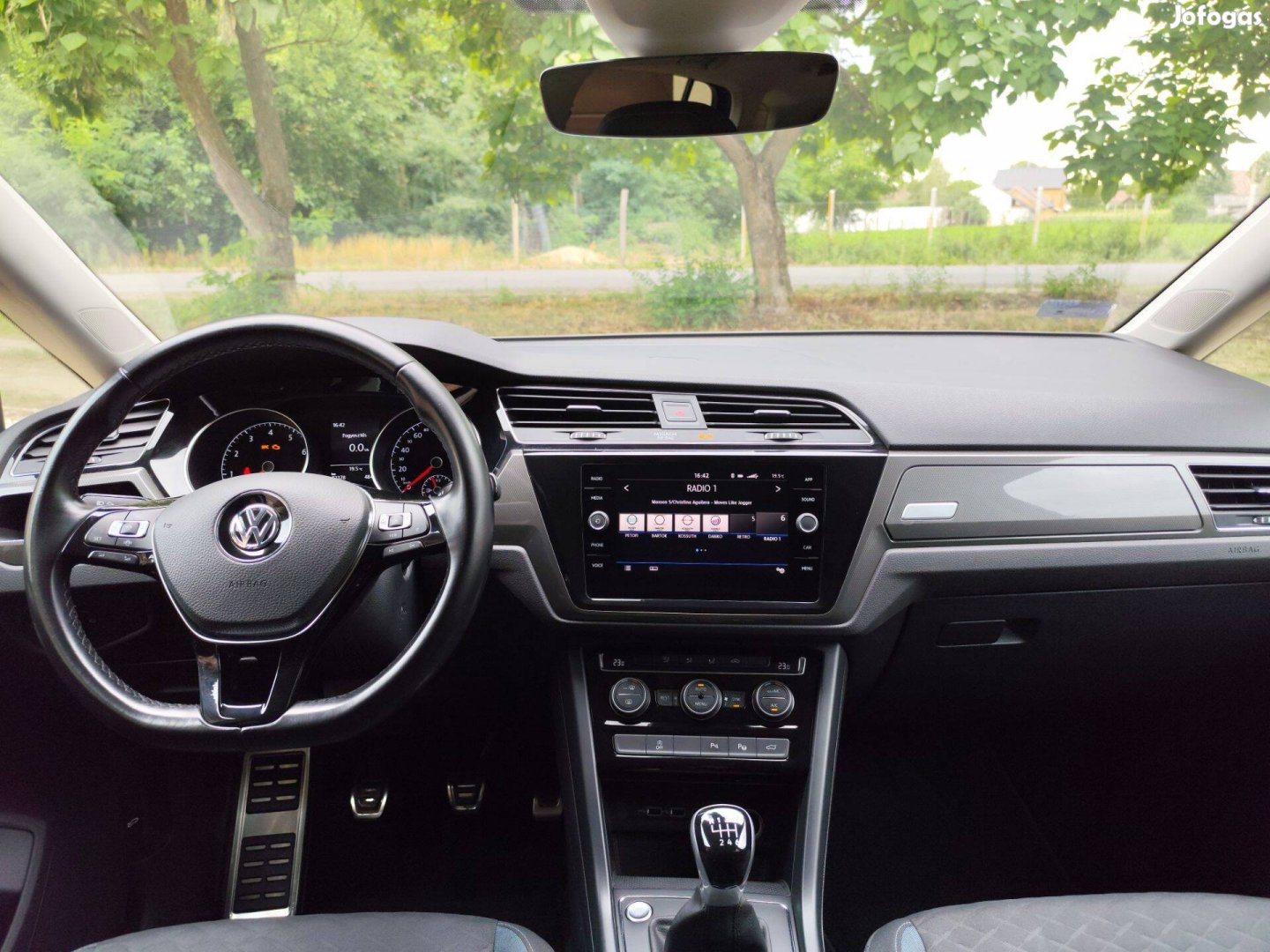 Volkswagen Touran 1.5 TSI ACT IQ.Drive [7 személy]